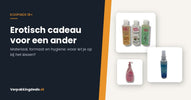 Flacons massageolie, toy cleaner en intieme wasgel bij een koopgids over een erotisch cadeau voor iemand anders