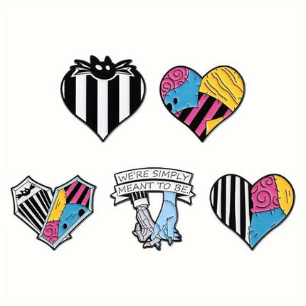 Patchwork hart pin – Kleurrijke metalen speld in alternatieve gothic stijl