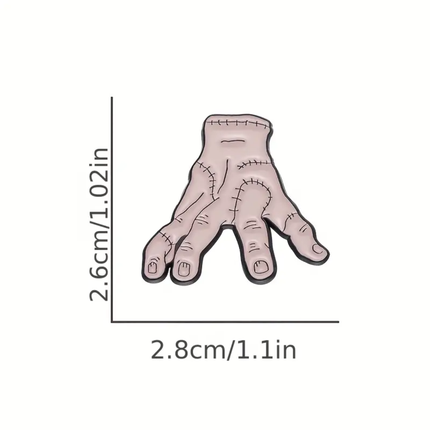 Creepy Hand Enamel Pin – Horror Accessoire voor Halloween & Goth Fashion