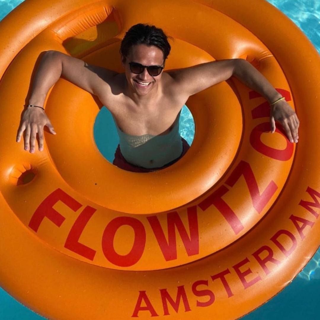 Drijf Grootsplezier met Onze XXL Opblaasbare Band 2 Meter! - Ideaal voor Waterpret en Sleeën!