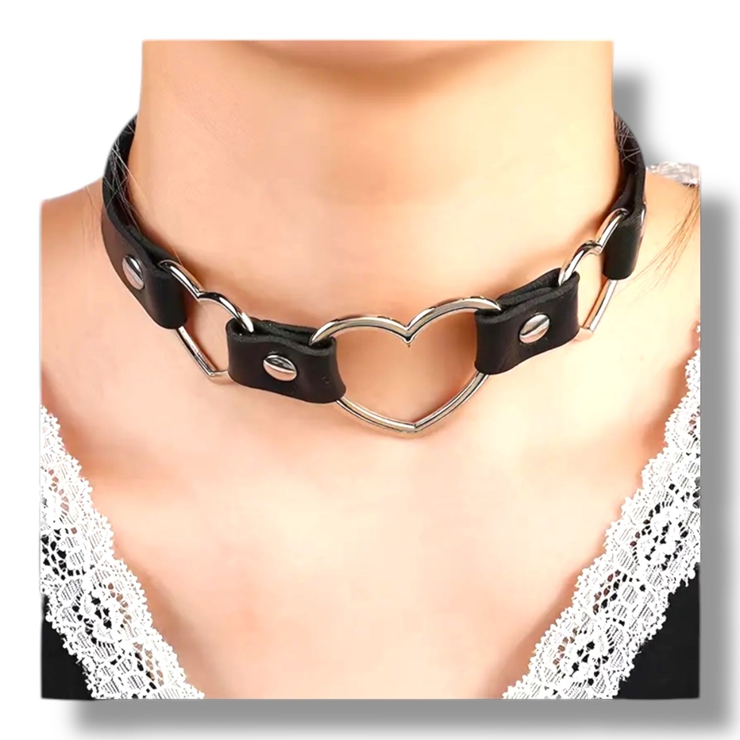 Leren Choker met 3 Hartjes – Kinky Pleasure – Verstelbare Nekband – 40 cm