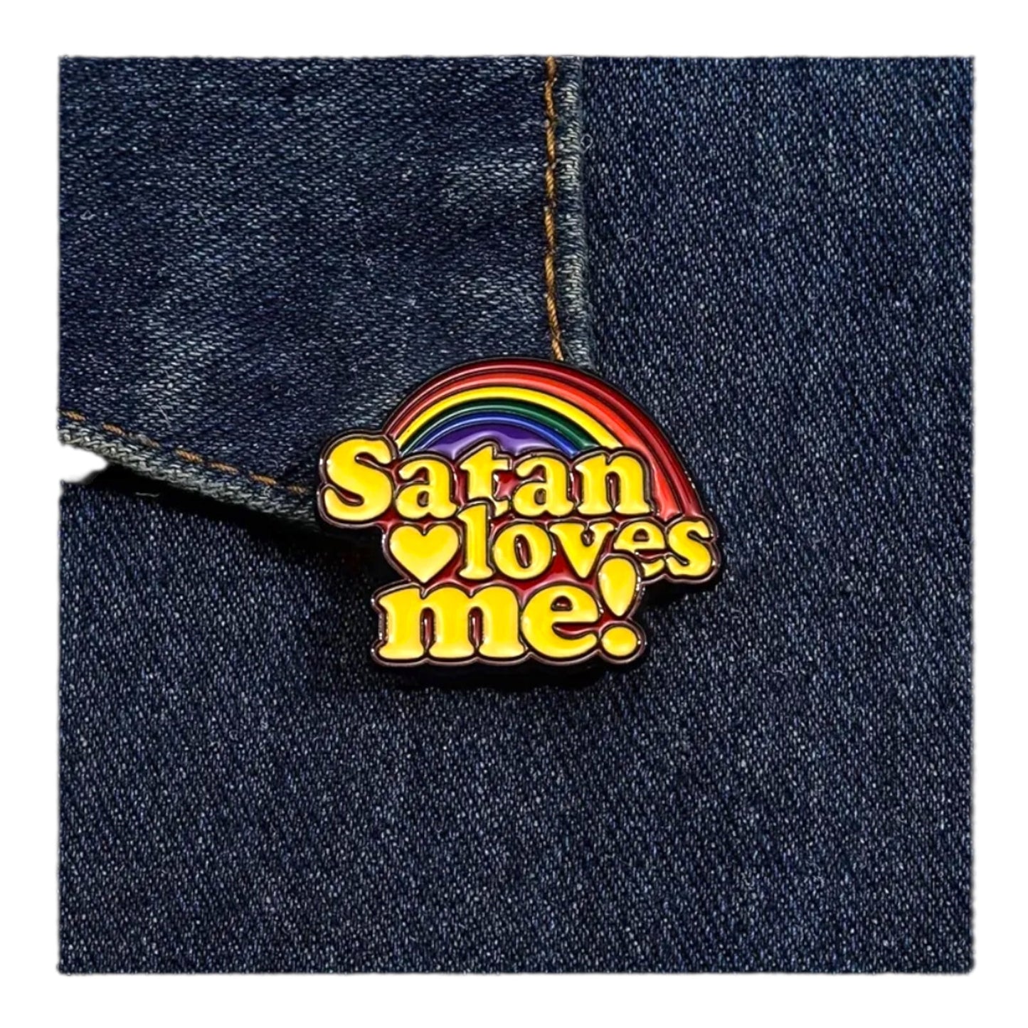 Satan Loves Me Pin – Regenboog Emaille Speldje