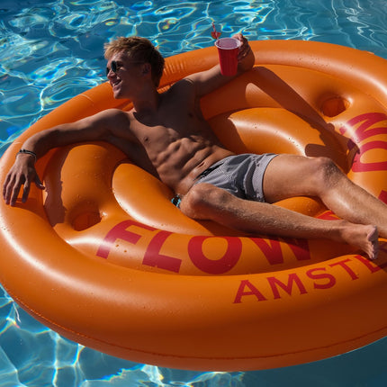 Drijf Grootsplezier met Onze XXL Opblaasbare Band 2 Meter! - Ideaal voor Waterpret en Sleeën!