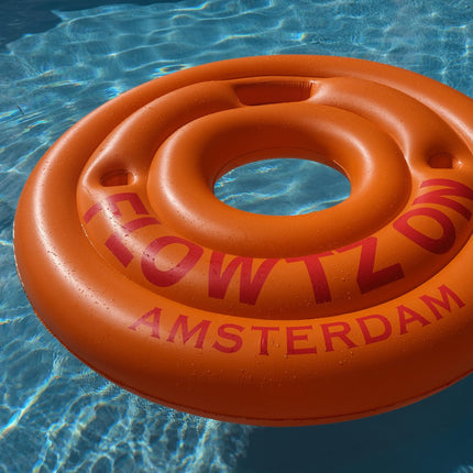Drijf Grootsplezier met Onze XXL Opblaasbare Band 2 Meter! - Ideaal voor Waterpret en Sleeën!