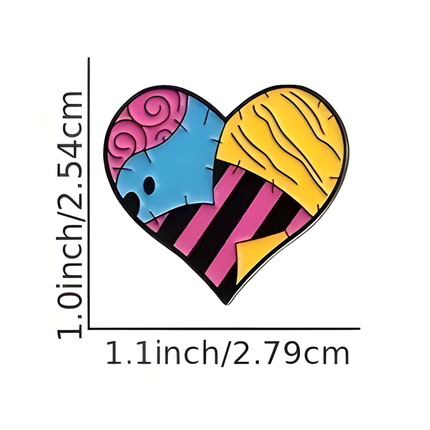 Patchwork hart pin – Kleurrijke metalen speld in alternatieve gothic stijl