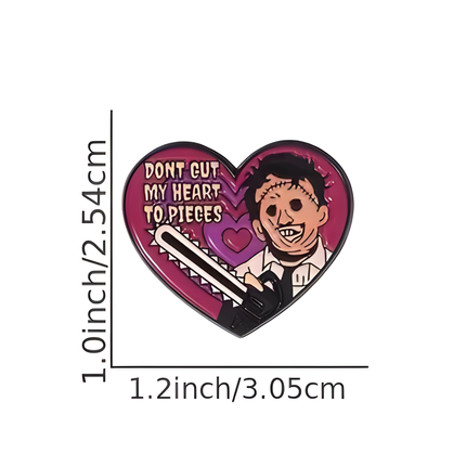 Enamel Pin Hart "Don't Cut My Heart" – Zwarte metalen pin met kettingzaag design