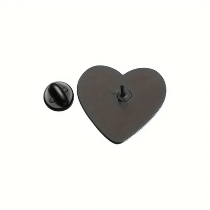 Zwart-witte hartvormige pin met gebonden handen – BDSM accessoire