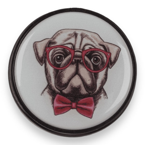 Telefoonhouder Mopshond - Ronde Standaard met Rode Bril