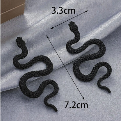 Stoere Zwarte Slang Oorbellen - 7.2 cm