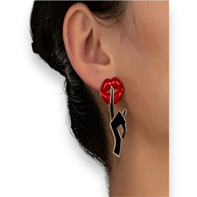 Lippen met Hand Oorbellen - "Sssst, Wees Stil" - Gedurfde en Stijlvolle Sieraden