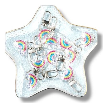 Glitter Regenboog Sleutelhanger met Wolkjes – Acryl & Metaal