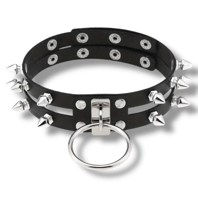 Dubbele Spike Choker Met Ring – Zwart of Rood – Verstelbaar
