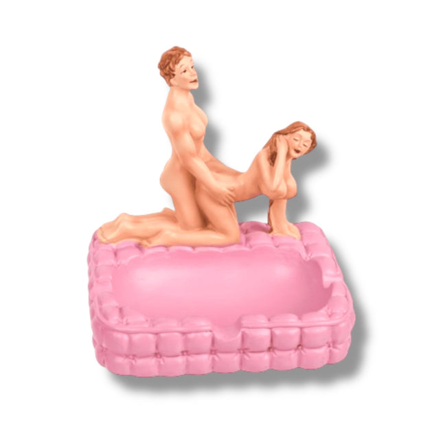 Erotische Asbak Doggy Style – Roze – Met Sekspoppetjes