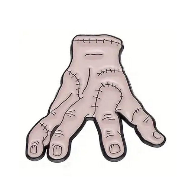 Creepy Hand Enamel Pin – Horror Accessoire voor Halloween & Goth Fashion