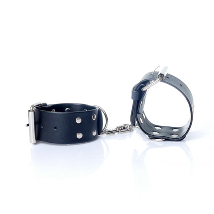 Bossoftoys - 33-00092 - Handcuffs - Studs - Wristcuffs - Bondage set