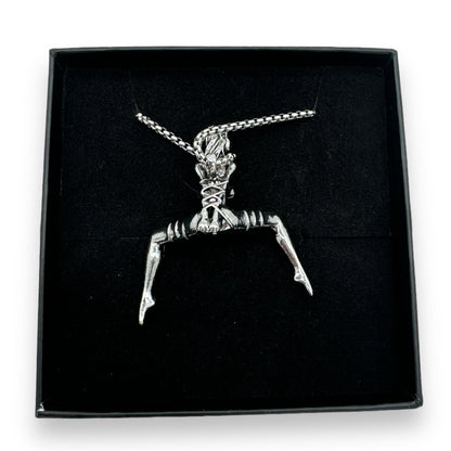 Exclusieve Ketting - 'Gebonden Schoonheid' - Naakte Vrouw in Bondage