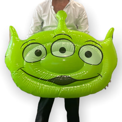 Maak een duik in de ruimte met de Disney Pixar Alien Pool Float 103cm