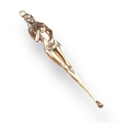 Brozen Feminine Elegance - Stylish Keychain with Women's Silhouette